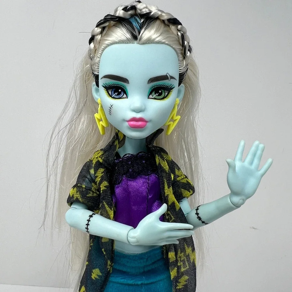Monster High Frankie Stein G3 Doll Blue Purple Lightning‎ Bolt Fashion 2022